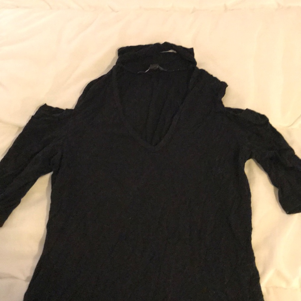 Black 2/3 shirt.